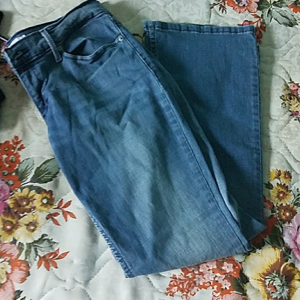 Levia bootcut